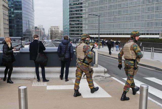 http://affaritaliani.it/static/upl2015/brux/0004/bruxelles-esplosione-metro--22-5.jpg