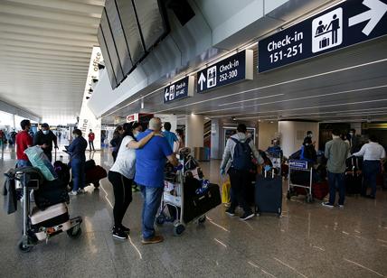 Copia di Coronavirus,riapertura delle regioni:passeggeri all’aeroporto di Roma Fiumicino
