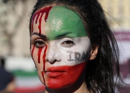 Iran: dal Qatar a Roma, le voci della protesta. Sara, in fuga per la libertà