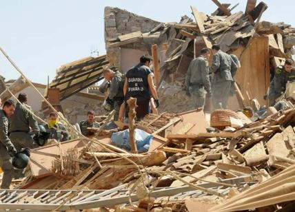 Terremoto L'Aquila, sentenza choc: "Dovevano fuggire prima"