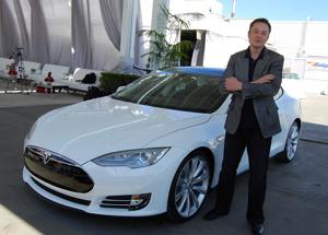 Tesla: Musk licenzia i dirigenti senior, nuovi tagli della forza lavoro