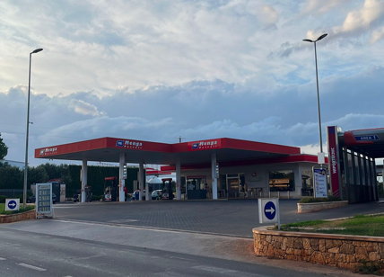La Piazza, Petrolmenga: il costo del carburante e le implicazioni delle tasse