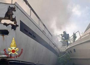 Fiumicino, rogo di yacht in cantiere nautico: 4 barche distrutte dalle fiamme