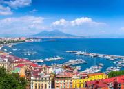 Napoli, affitti gratis o ridicoli: buco milionario nelle casse comunali