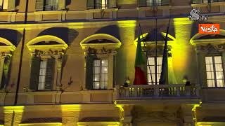La facciata di Palazzo Madama illuminata per l'iniziativa Facciamo luce sull'endometriosi