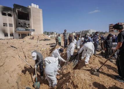 Gaza, scoperta fossa comune a Khan Younis. Resti evaporati e resi cenere