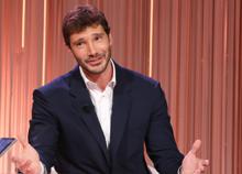 Stefano De Martino, rubati i video intimi con la compagna. Ora si indaga per accesso abusivo Stefano De Martino, rubati i video intimi con la compagna. Ora si indaga per accesso abusivo