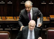 Caso Almasri, la Camera respinge la richiesta di processo per Nordio, Mantovano e Piantedosi. Meloni lascia l'Aula dopo il voto Caso Almasri, la Camera respinge la richiesta di processo per Nordio, Mantovano e Piantedosi. Meloni lascia l'Aula dopo il voto