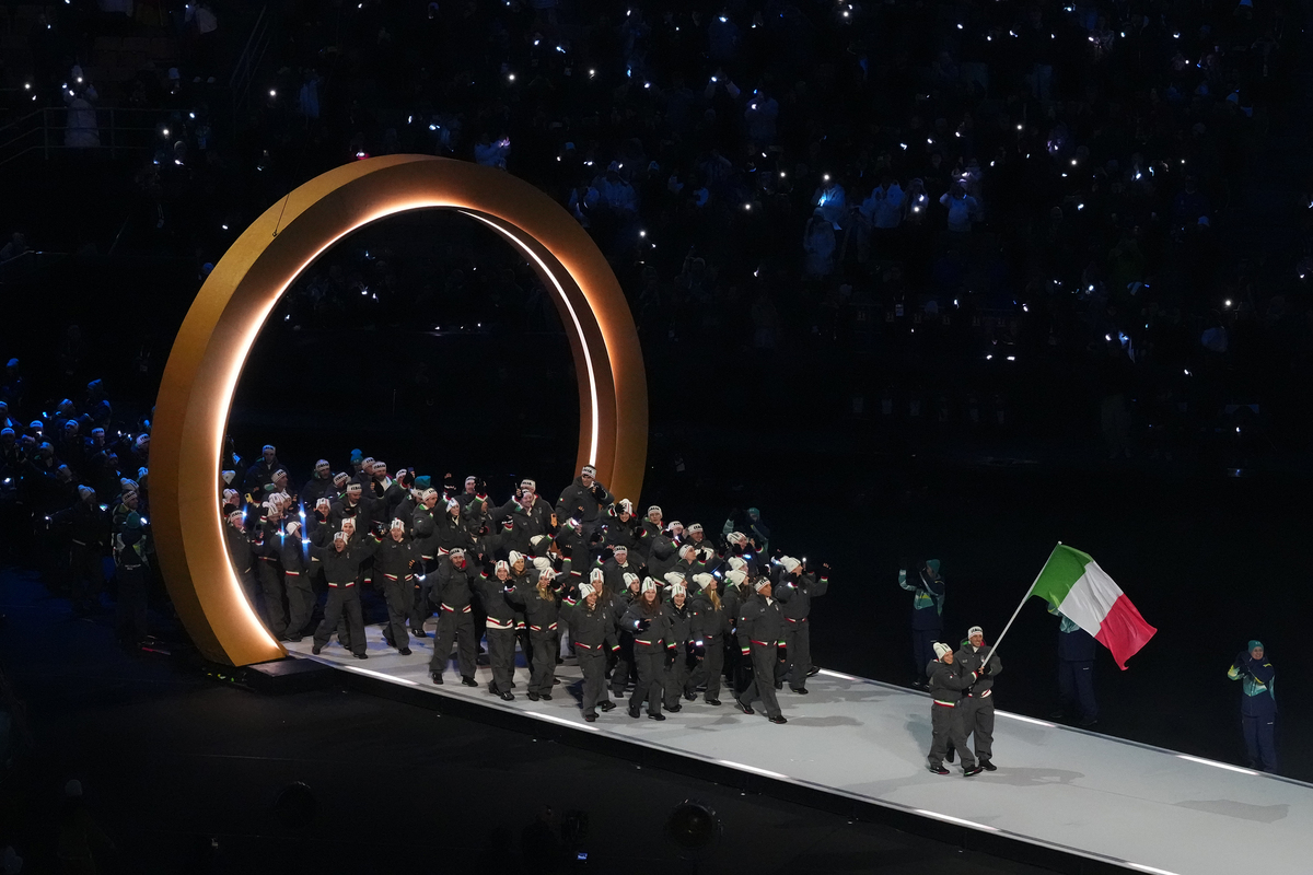 La cerimonia di apertura delle Olimpiadi invernali Milano Cortina La cerimonia di apertura delle Olimpiadi invernali Milano Cortina