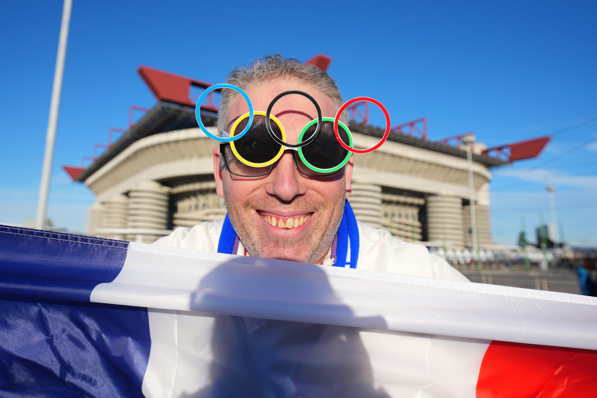 Atmosfera a San Siro per la cerimonia di apertura delle Olimpiadi invernali Milano Cortina Atmosfera a San Siro per la cerimonia di apertura delle Olimpiadi invernali Milano Cortina