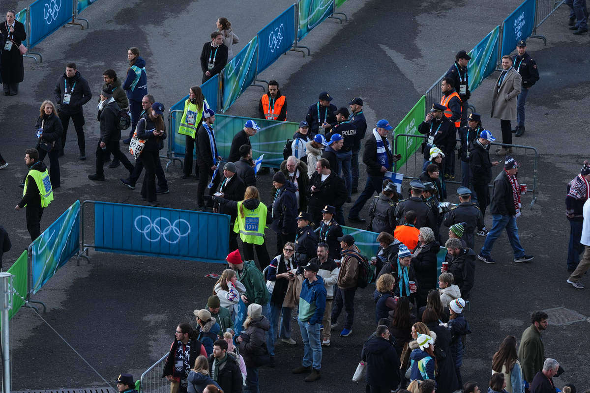 Atmosfera a San Siro per la cerimonia di apertura delle Olimpiadi invernali Milano Cortina Atmosfera a San Siro per la cerimonia di apertura delle Olimpiadi invernali Milano Cortina