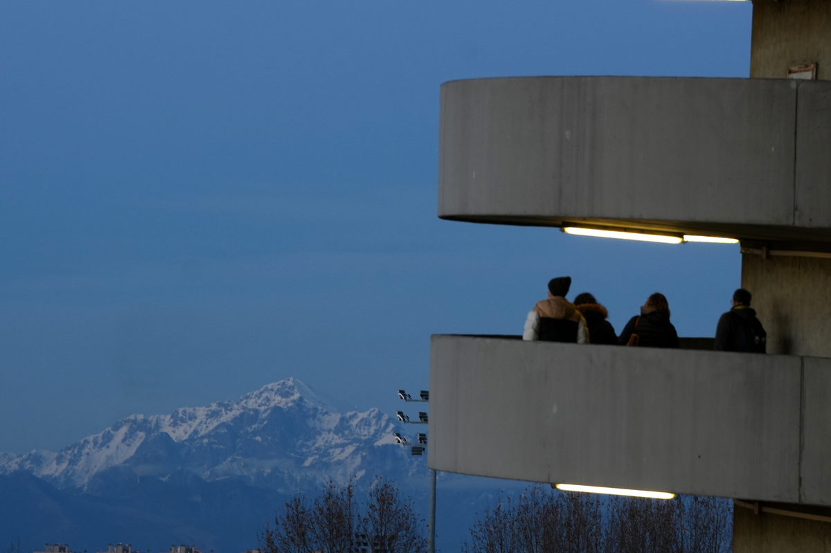Atmosfera a San Siro per la cerimonia di apertura delle Olimpiadi invernali Milano Cortina Atmosfera a San Siro per la cerimonia di apertura delle Olimpiadi invernali Milano Cortina