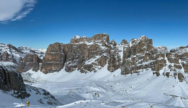 Capodanno 2026, 25 mete italiane nella top 30: Trentino-Alto Adige regina delle vacanze. Budget fino a 571 euro a notte