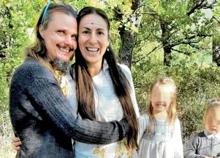 Famiglia nel bosco, spunta una scuola privata che vuole accogliere i bimbi. L'ira della madre Famiglia nel bosco, spunta una scuola privata che vuole accogliere i bimbi. L'ira della madre