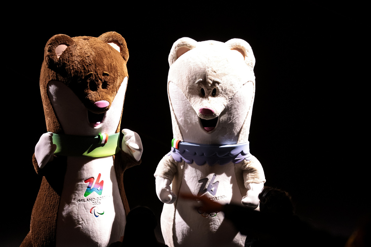 Atmosfera a San Siro per la cerimonia di apertura delle Olimpiadi invernali Milano Cortina Atmosfera a San Siro per la cerimonia di apertura delle Olimpiadi invernali Milano Cortina