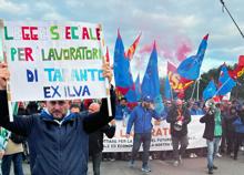 Ex Ilva, ancora nulla di fatto: nuovo tavolo il 31 luglio. Urso: "Clima costruttivo, c'è l'impegno di tutti" Ex Ilva, ancora nulla di fatto: nuovo tavolo il 31 luglio. Urso: "Clima costruttivo, c'è l'impegno di tutti"