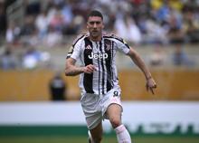Calciomercato, Vlahovic-Juventus: la complicata exit strategy. Milan beffato da Mourinho e l'offerta araba che spaventa il Diavolo - Rumor Calciomercato, Vlahovic-Juventus: la complicata exit strategy. Milan beffato da Mourinho e l'offerta araba che spaventa il Diavolo - Rumor