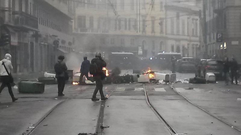 Corteo No Expo: guerriglia in centro a Milano