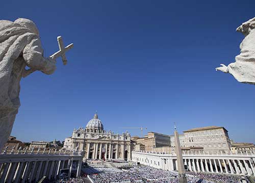 Il Vaticano in affari con Lapo. Le offerte anche per l'Ipo Preziosi