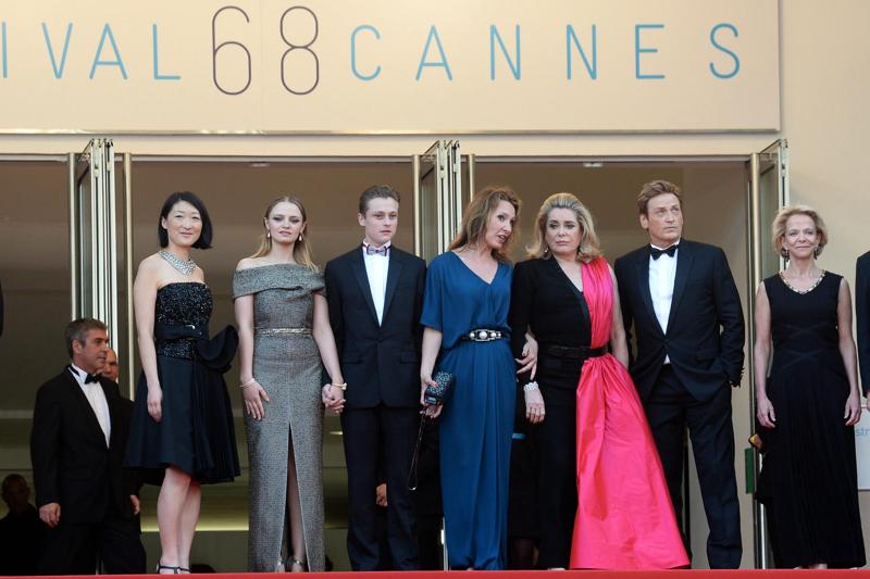 Fleur Pellerin, Rod Paradot, guest, Emmanuelle Bercot, Catherine Deneuve e Benoit Magimel