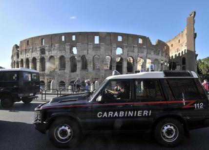 Inseguimento da film al Colosseo: arrestati nomadi ladri d'auto