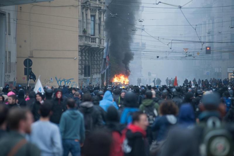 Corteo No Expo: guerriglia a Milano