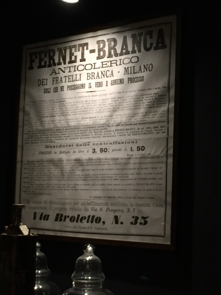 55 metri. 170 anni di storia. 27 erbe tutte legali. E dire che tutto era nato come anticolerico, antibatterico, antimalarico: il Fernet, fino al 1918, era venduto in farmacia; dagli anni '30 ad oggi è uno degli spiriti più amati in tutto il mondo. La questione che rimane aperta è: fare come il coccodrillo e assaporarlo come digestivo dopo pasto oppure rinnovare la storia e goderselo come aperitivo? Solo la conoscenza e l'evoluzione ci darà la risposta. Speriamo solo di non dover aspettare altri 170 anni.