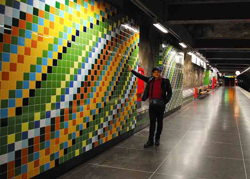 La tunnelbana è una vera e propria galleria d'arte sottoterra La tunnelbana è una vera e propria galleria d'arte sottoterra