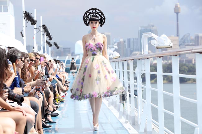 Jessica Minh Anh's Spring Fashion Show Sydney 2016    Chotronette design 3