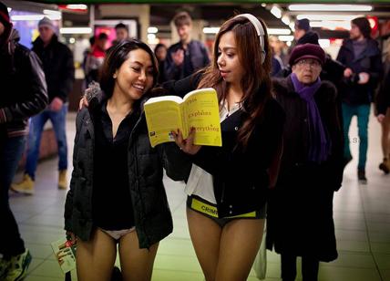 "No pants subway ride": in mutande in metropolitana. FOTO