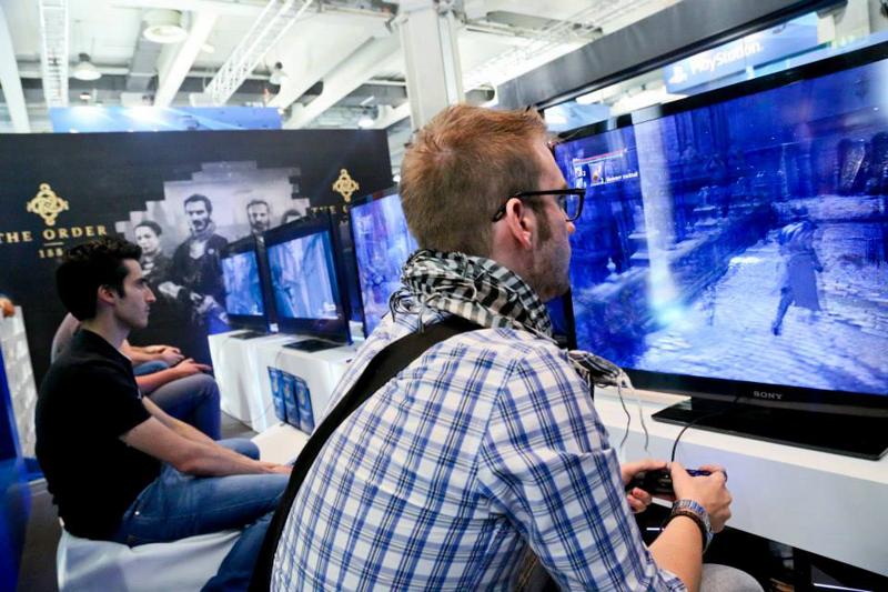 Per il quinto anno consecutivo si alza il sipario sulla Games Week, la fiera videoludica che permette agli appassionati (e non) di provare in anteprima le novità in uscita nei prossimi mesi, animando la città con diverse iniziative volte a celebrare una passione che ormai non ha età. La quinta edizione della Games Week si terrà dal 23 al 25 ottobre 2015 presso Fiera Milano City ed è promossa da AESVI, l'associazione di categoria dell'industria dei videogiochi