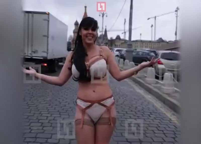 800px x 576px - Russia: cantante d'origine italiana nuda in Piazza Rossa per Putin. Foto -  Affaritaliani.it