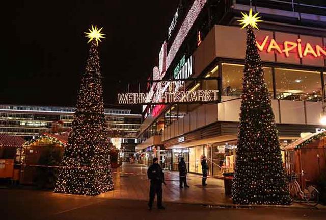 Mercatini di Natale, paura anche in Italia dopo l'attentato in Germania. "Innalzata la sorveglianza"