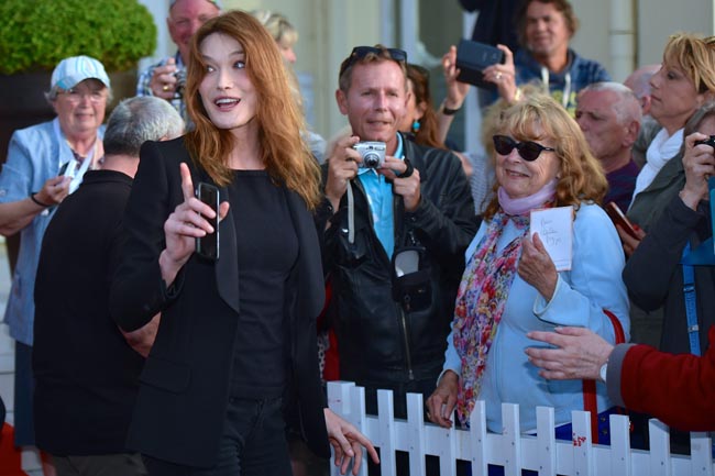 Carla Bruni al festival di Cabourg (30)