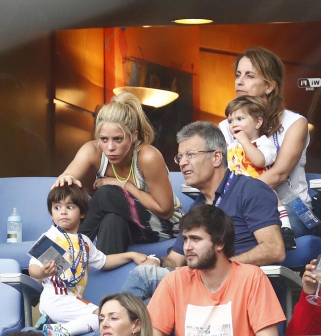 Euro 2016 Shakira (5)