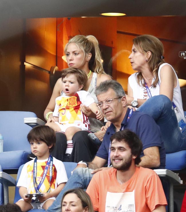 Euro 2016 Shakira (4)