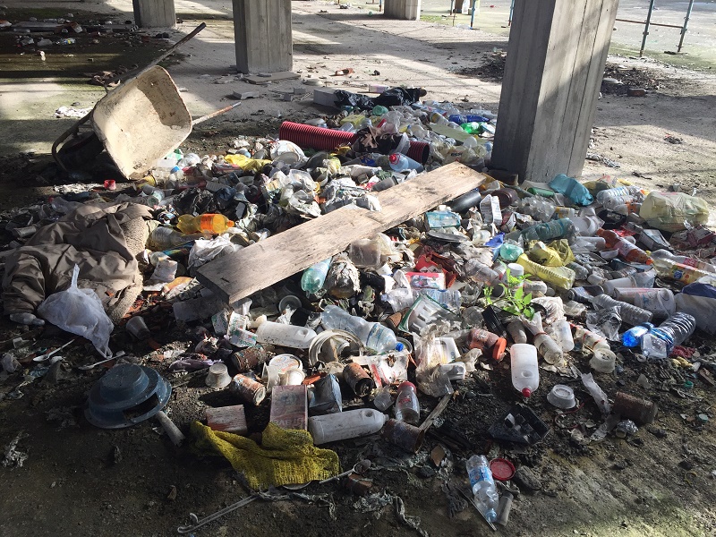 Dentro l'ecomostro di via Adriano