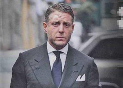 Lapo Elkann malinconico e solo: prima uscita pubblica dopo lo scandalo. Foto