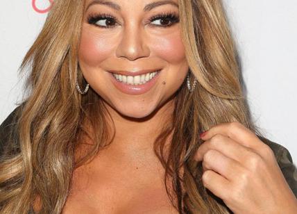Mariah Carey, scollatura "esplosiva". Le foto