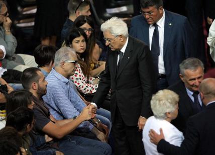 Scontro tra treni. Funerali ad Andria, presente Mattarella. Indagini su...