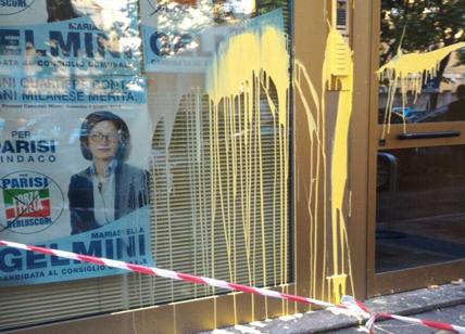 Milano, atti vandalici contro il comitato elettorale della Gelmini