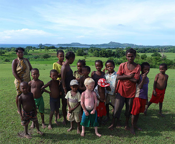 Un gruppo di bambini nell'entroterra di Nosy Be