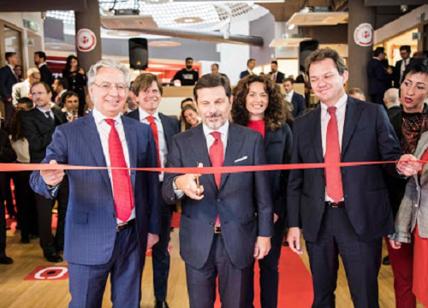 Inaugurato a Milano il primo UniCredit Business Center in Italia