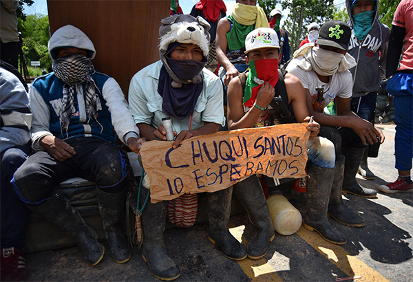 Colombia, indigeni bloccano l'autostrada 3