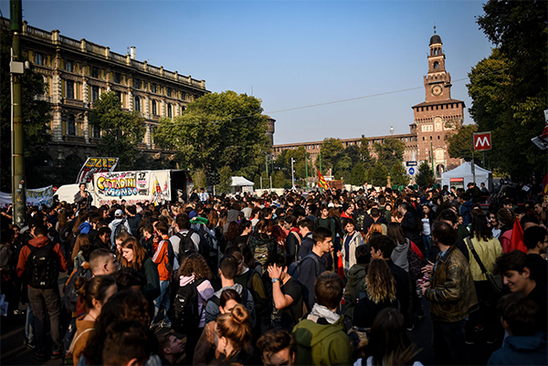 corteo studenti milano 1