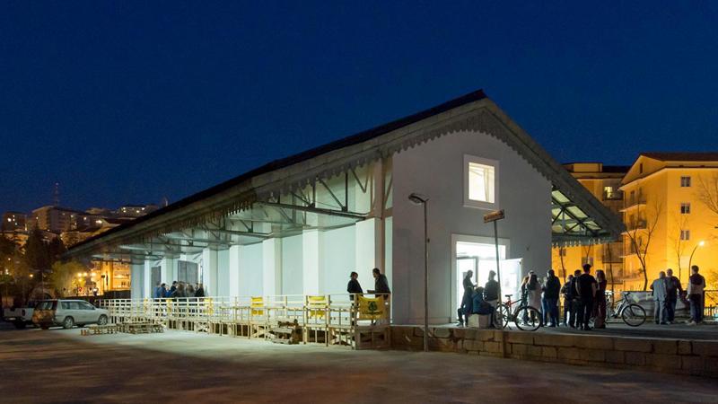 La sede di ScamBioLoGiCo nell'ex scalo merci della stazione di Potenza Superiore. La sede di ScamBioLoGiCo nell'ex scalo merci della stazione di Potenza Superiore.