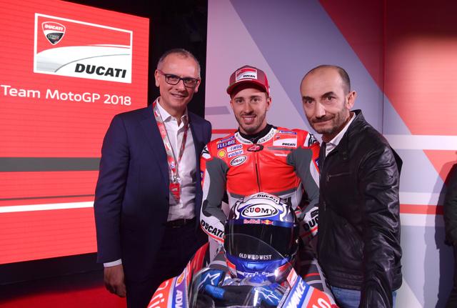 L'AD di PittaRosso Andrea Cipolloni con Andrea Dovizioso e Claudio Domenicali, AD di Ducati.