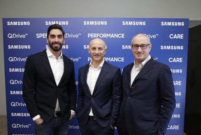 Daniele Grassi, Vice President Consumer Electronics di Samsung, Filippo Magnini e il Prof. Francesco Sacco, docente di Strategia alla SDA Bocconi e all’Università dell’Insubria.