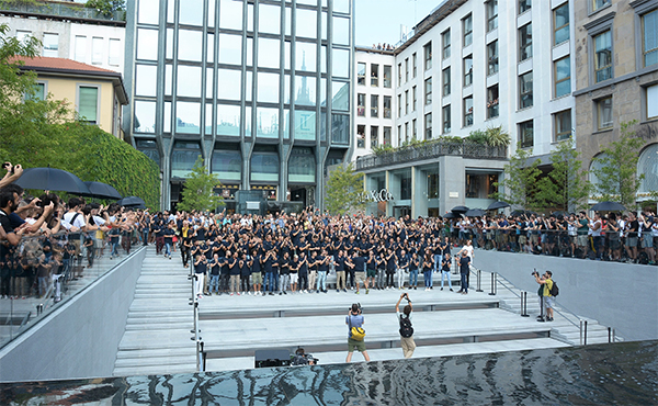 Apple Store a Milano in Piazza Liberty apertura inaugurazione al pubblico 11