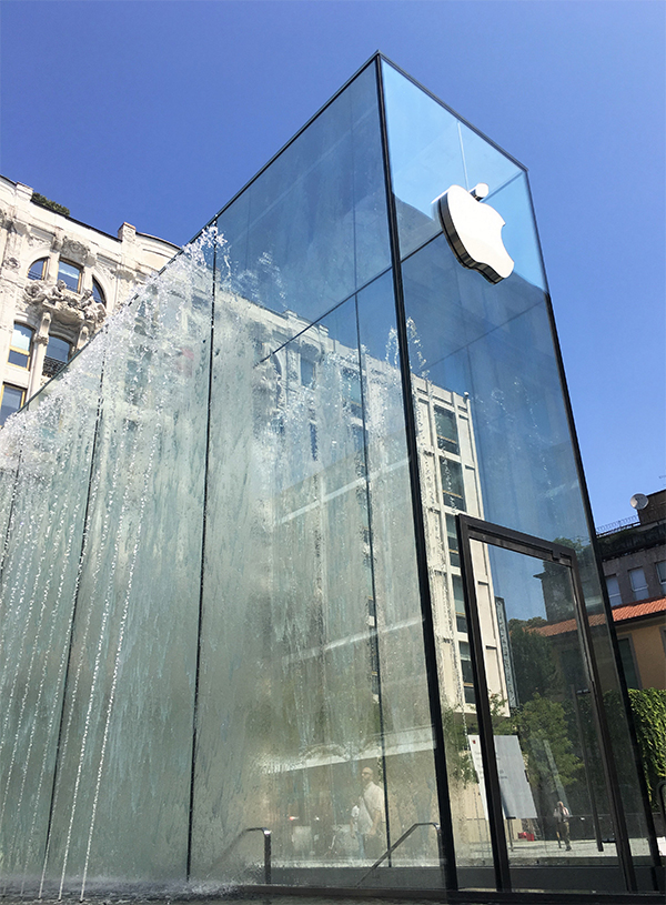 Apple Store a Milano Norman Foster 5